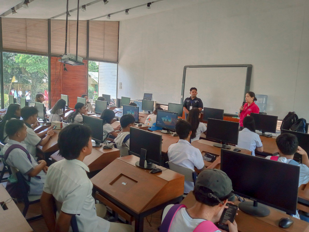 CamSur boosts technical competencies of ICT students through Digital Literacy Program