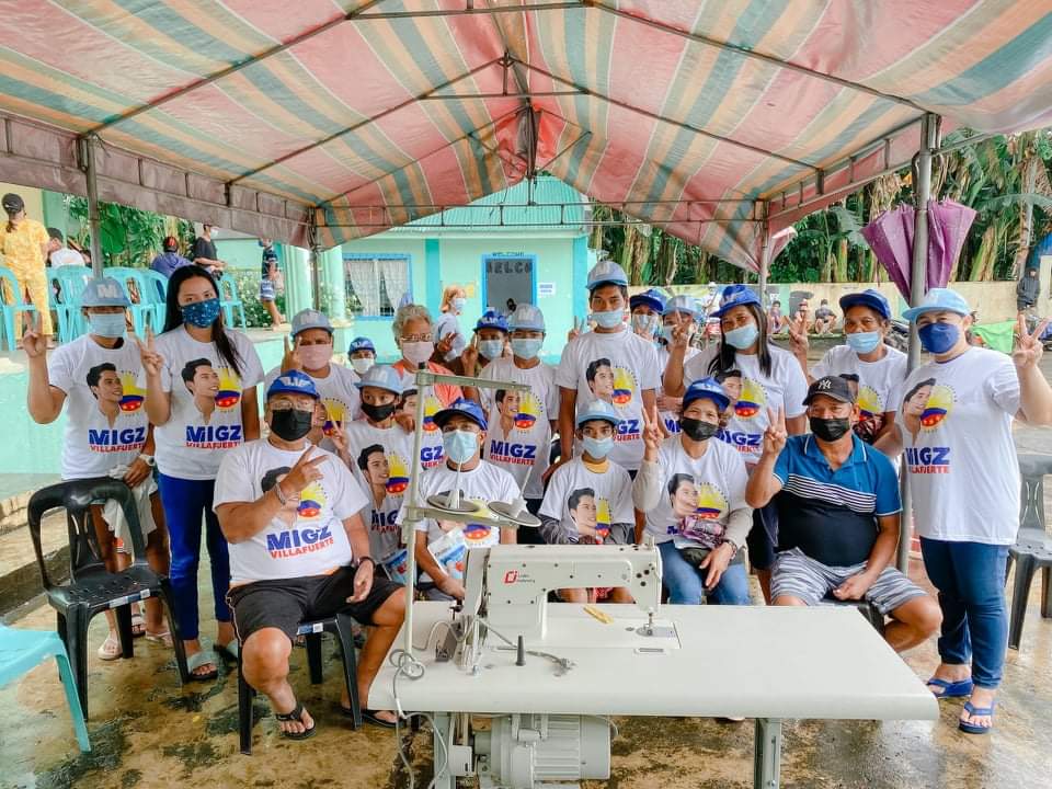 Cam Sur Prov&rsquo;l Gov&rsquo;t provides livelihood for women, solo parents, and PWD orgs of Buhi with sewing machines